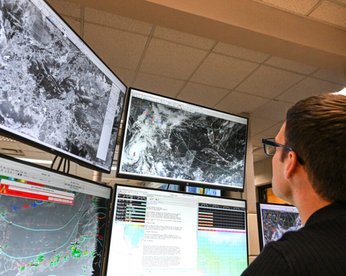 can-bipartisan-support-in-congress-save-noaa-from-white-house-cuts?