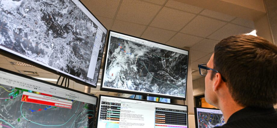 can-bipartisan-support-in-congress-save-noaa-from-white-house-cuts?