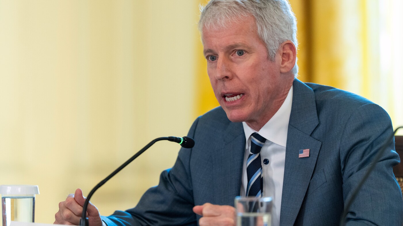 the-traitor’s-energy-department-disbands-group-that-sowed-doubt-about-climate-change