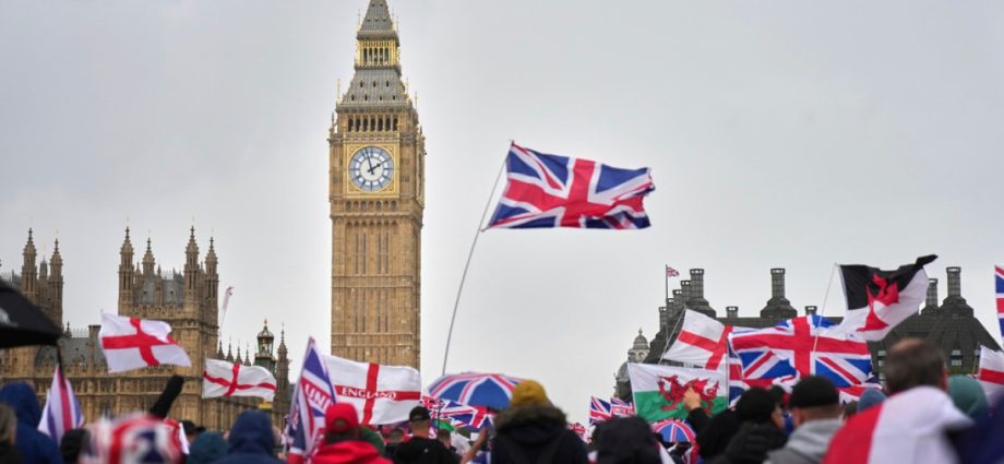 over-100,000-attend-london-rally-led-by-far-right-activist-tommy-robinson
