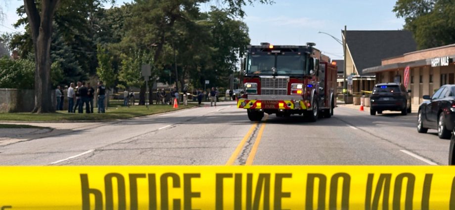 ice-agent-fatally-shoots-man-in-suburban-chicago;-officials-call-for-answers