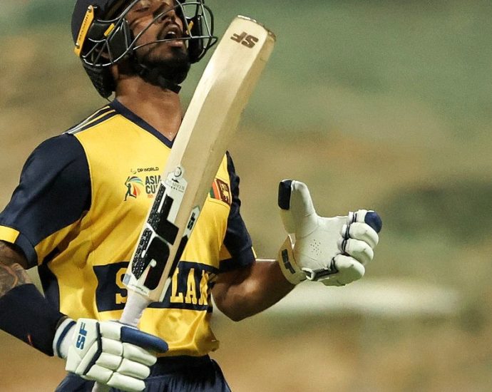 sri-lanka-power-past-bangladesh-at-the-2025-asia-cup