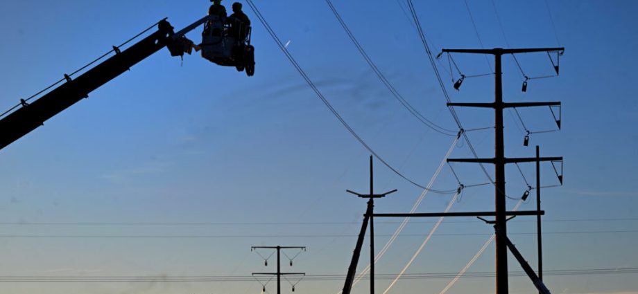 as-congress-takes-a-new-swing-at-bipartisan-permitting-reform,-environmental-groups-are-calling-foul