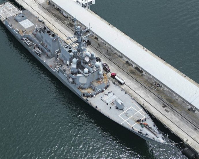 venezuela-condemns-us-destroyer-for-hostile-occupation-of-fishing-vessel