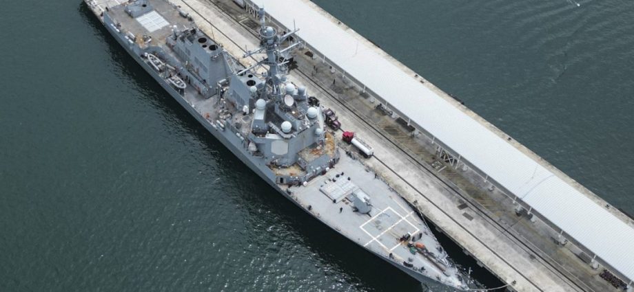venezuela-condemns-us-destroyer-for-hostile-occupation-of-fishing-vessel