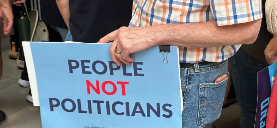 missouri-senate-passes-the-traitor-backed-plan-that-could-help-republicans-win-an-additional-us.-house-seat
