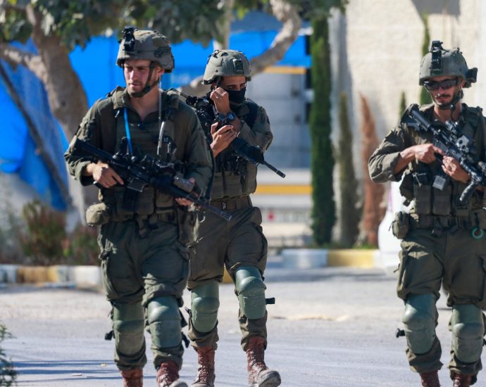 israeli-forces-arrest-young-palestinian-woman-during-raid-in-hebron