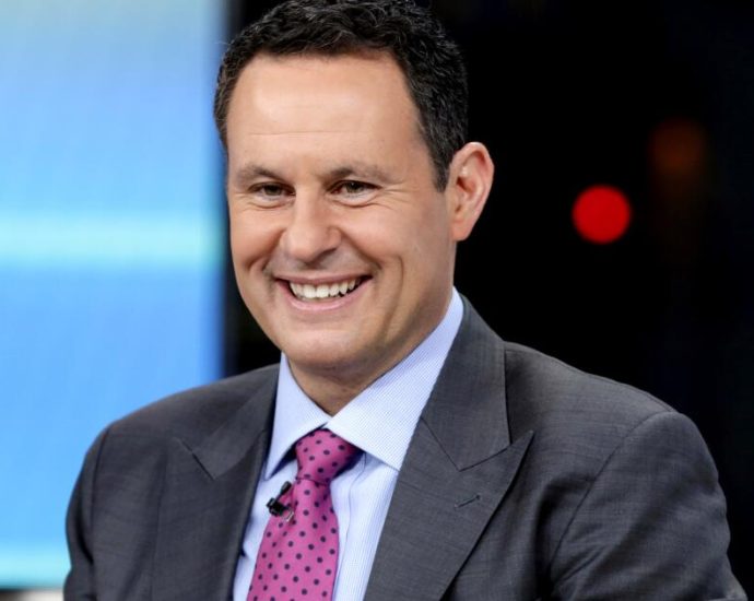 fox-news-host-apologizes-for-remarks-about-killing-mentally-ill-homeless-people