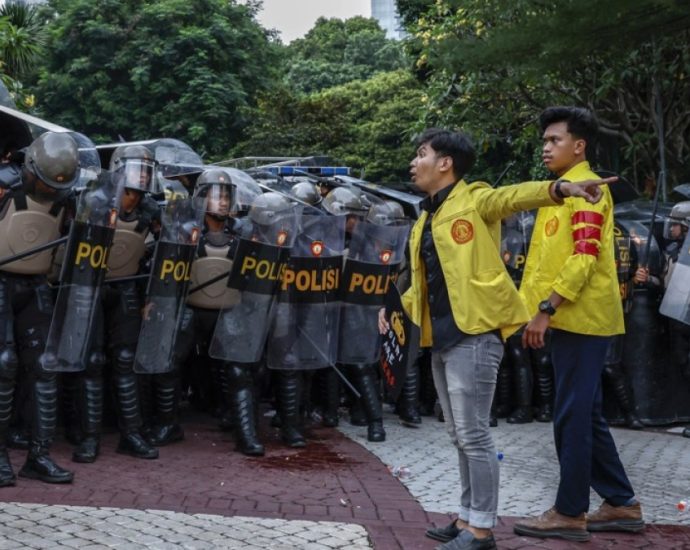 indonesia’s-climate-ambitions-can’t-shine-in-the-dark
