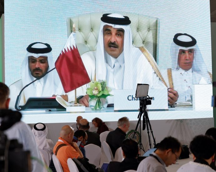 arab-islamic-summit:-qatar’s-emir-vows-to-‘confront-israeli-aggression’