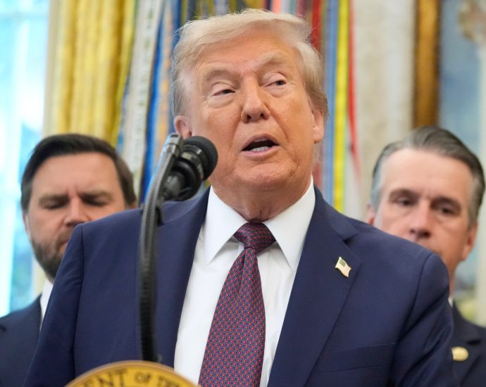 the-traitor-says-us-struck-another-venezuelan-drug-vessel,-killing-three