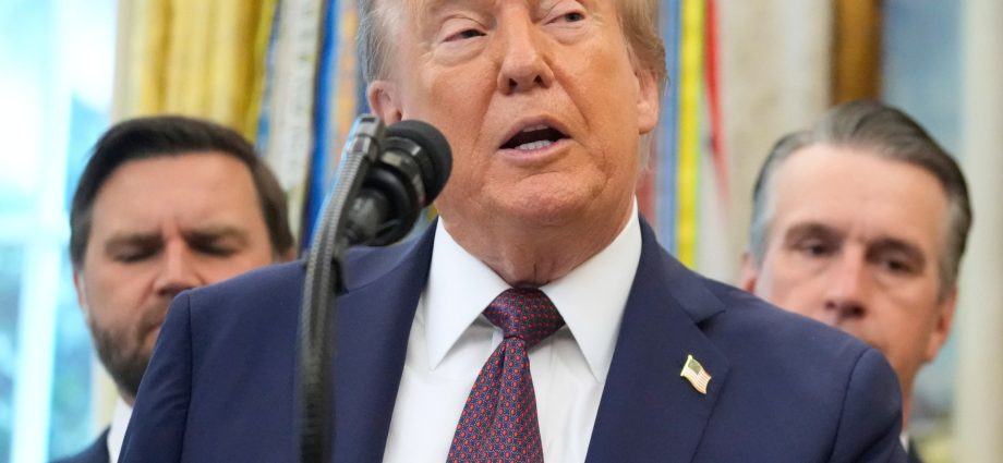 the-traitor-says-us-struck-another-venezuelan-drug-vessel,-killing-three