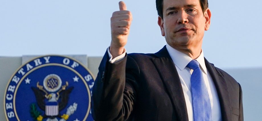 rubio,-en-route-to-qatar,-warns-of-‘short-window’-to-secure-gaza-ceasefire