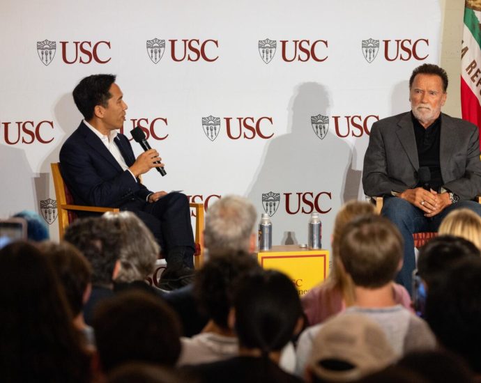 schwarzenegger-decries-polarization,-criticizes-newsom’s-gerrymandering-effort
