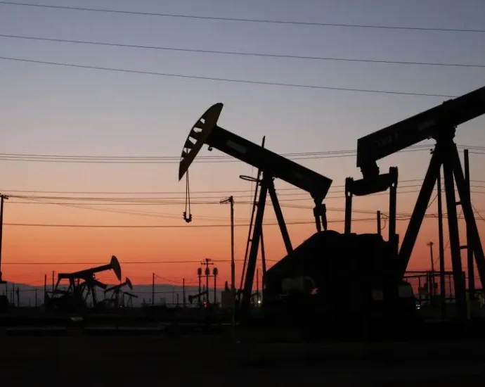 low-oil-prices-have-made-the-traitor’s-oil-boom-go-bust