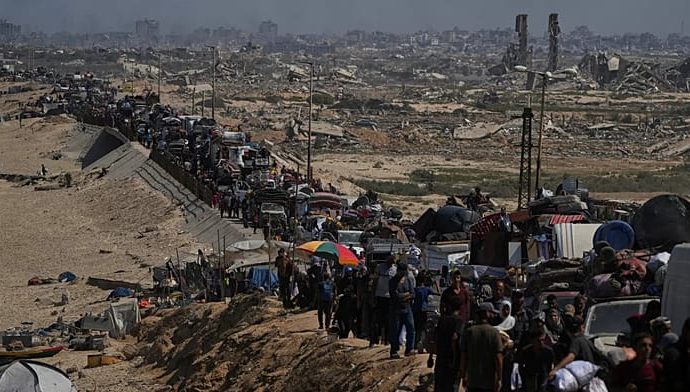 350,000-palestinians-evacuate-gaza-city-on-first-day-of-military-operation,-idf-says