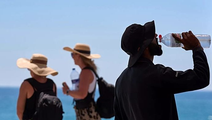 spain-sweltered-through-hottest-summer-on-record-in-2025,-weather-agency-says