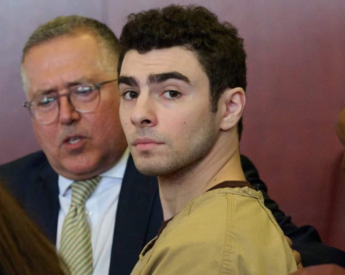 judge-dismisses-terrorism-charge-against-luigi-mangione,-murder-case-moves-forward