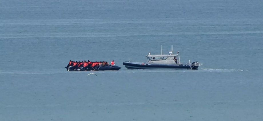 uk-judge-blocks-plan-to-send-migrant-back-to-france-under-new-‘one-in-one-out’-deal