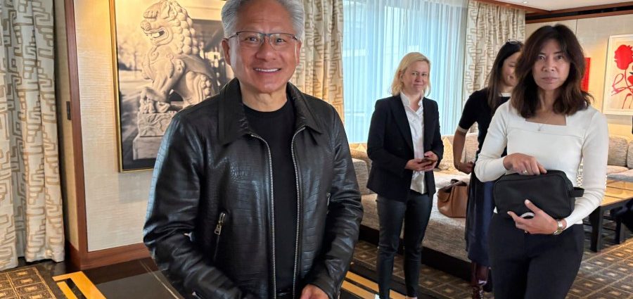 nvidia-ceo-huang-says-he’s-disappointed-by-china-chip-curbs