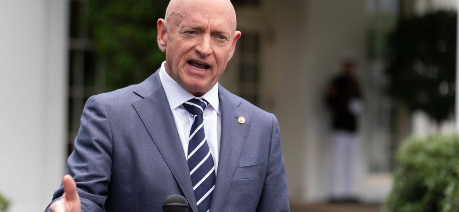 democrats-are-starting-to-grapple-with-the-biggest-sleeper-issue-in-politics