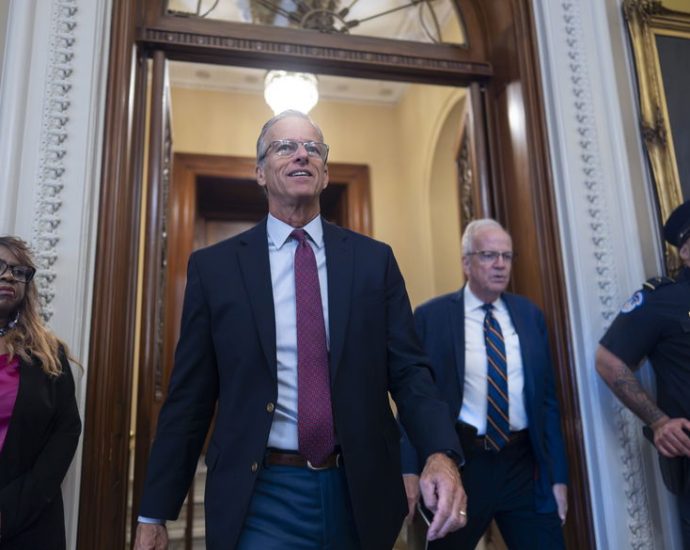 government-rolls-towards-shutdown-with-no-off-ramp-in-sight