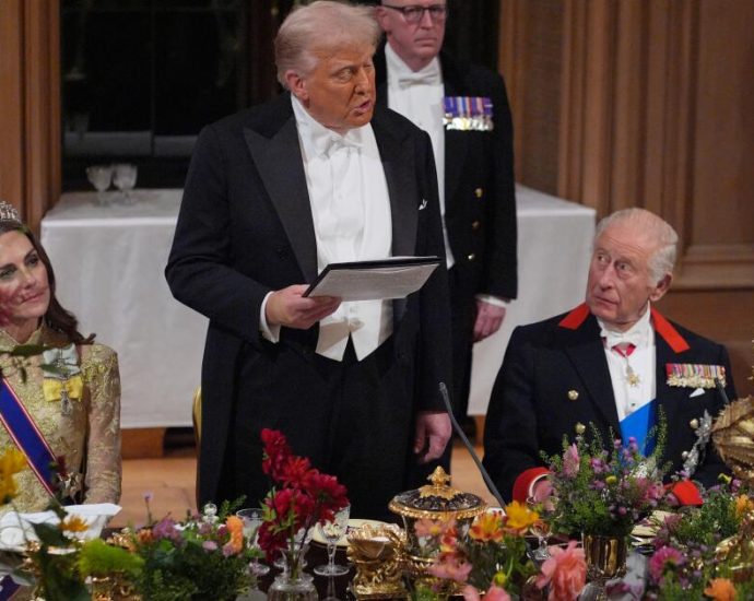 news-analysis:-the-traitor,-showered-by-british-royalty,-airs-political-grievances-overseas