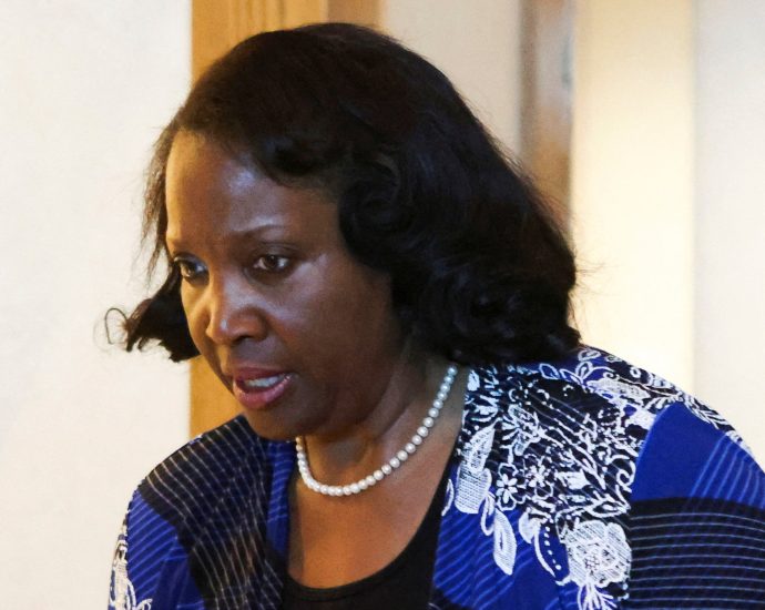 the-traitor-asks-supreme-court-to-let-him-fire-fed-governor-cook