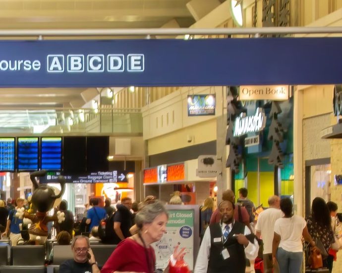 airport-hacks-frequent-flyers-swear-by