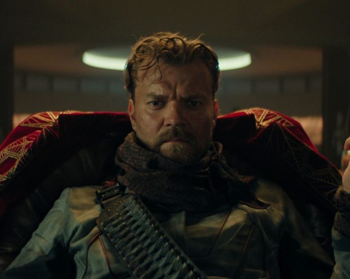 How ‘Foundation’ star Pilou Asbæk ‘tapped into that crazy mad vibe’ to bring Asimov’s villain to life (exclusive)