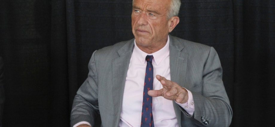 kennedy’s-vaccine-advisers-decline-to-recommend-covid-19-shot-for-all-americans