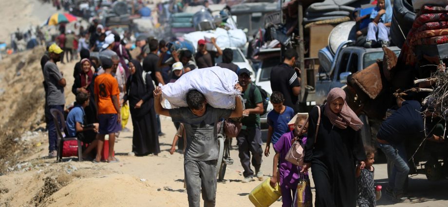 palestinians-flee-as-israel-strikes-gaza-city-with-‘unprecedented-force’