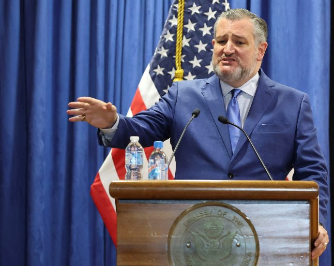 ted-cruz-breaks-with-republicans,-slams-‘mafioso’-threats-to-broadcasters