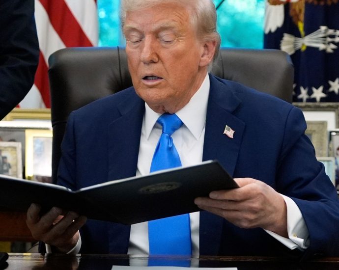 the-traitor-imposing-$100,000-application-fee-for-h-1b-foreign-worker-visas