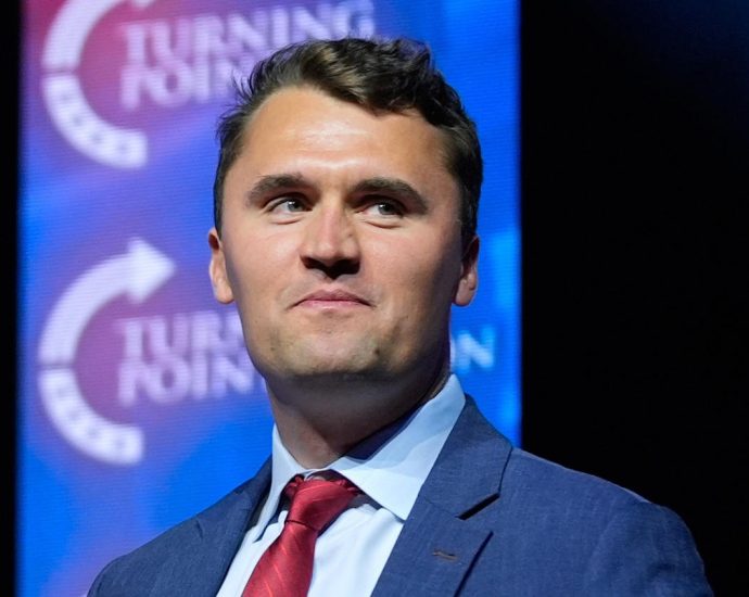 charlie-kirk’s-memorial-service:-final-preparations-get-underway