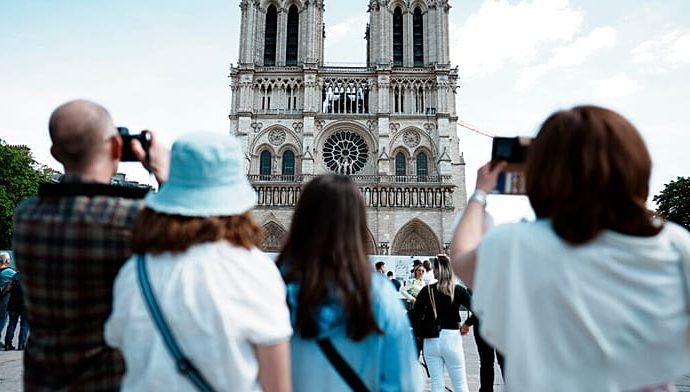 the-towers-of-notre-dame-open-to-the-public-for-the-european-heritage-days