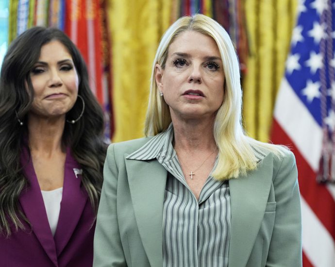 the-traitor-publicly-pushes-attorney-general-pam-bondi-to-prosecute-his-political-foes