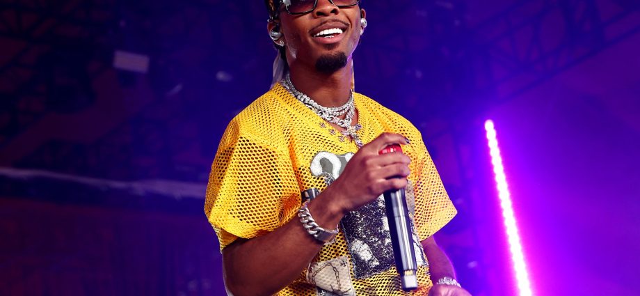 singer-d4vd-cancels-us,-europe-tours-amid-investigation-into-teen’s-death