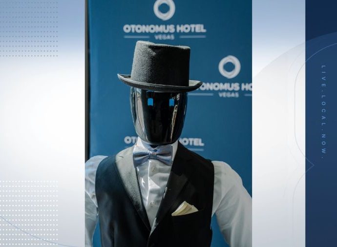 multilingual-robot-concierge-debuts-at-las-vegas-hotel
