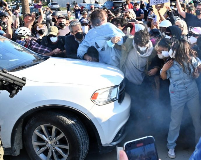 ice-plans-to-evacuate-chicago-area-facility-following-immigration-protests