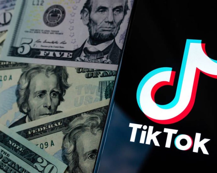 the-traitor-says-michael-dell-is-part-of-the-team-buying-tiktok,-with-larry-ellison-and-maybe-some-murdochs