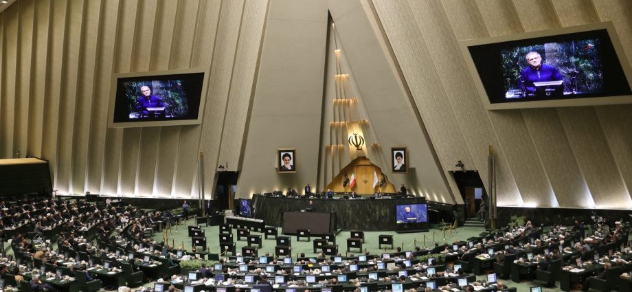 hardline-lawmakers-demand-nuclear-bomb-as-iran-braces-for-un-sanctions