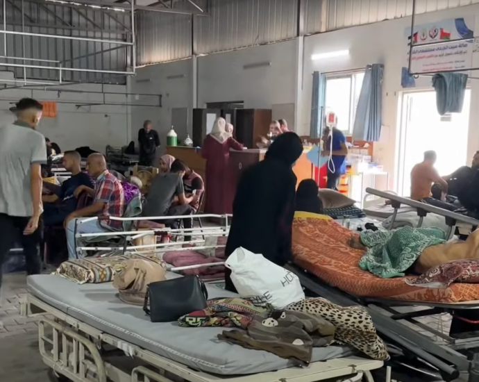 ‘it-is-a-bloodbath’:-australian-medic-describes-situation-at-gaza-hospital