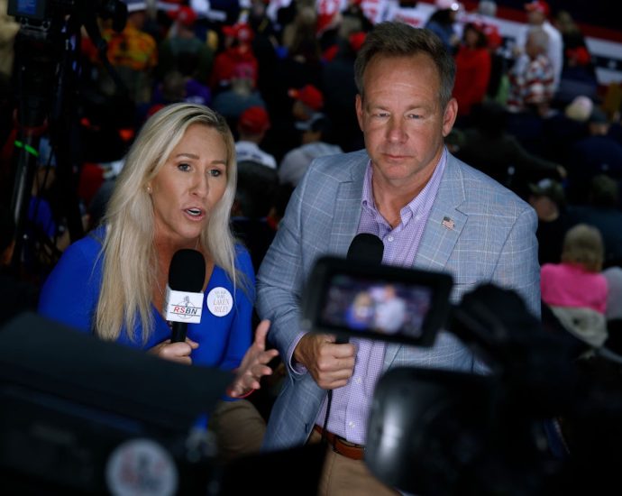 meet-the-white-house-reporter-egging-on-the-traitor’s-crackdown