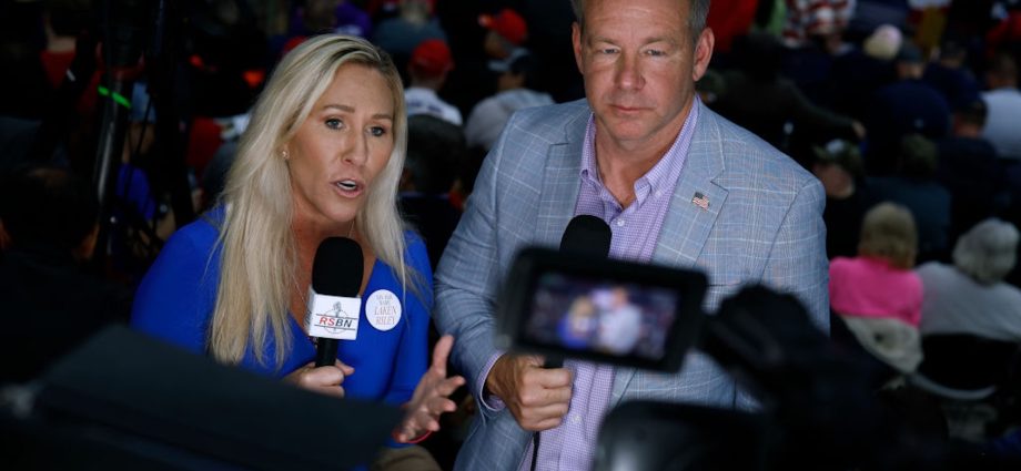 meet-the-white-house-reporter-egging-on-the-traitor’s-crackdown