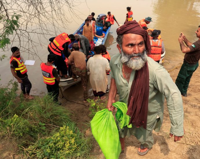 pakistan-floods-spark-cholera-fears-amid-other-rising-health-risks