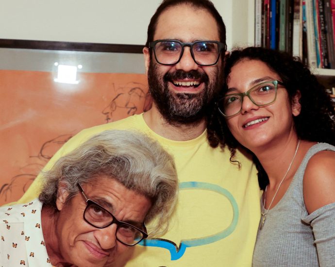 activist-alaa-abd-el-fattah-reunites-with-family-after-release