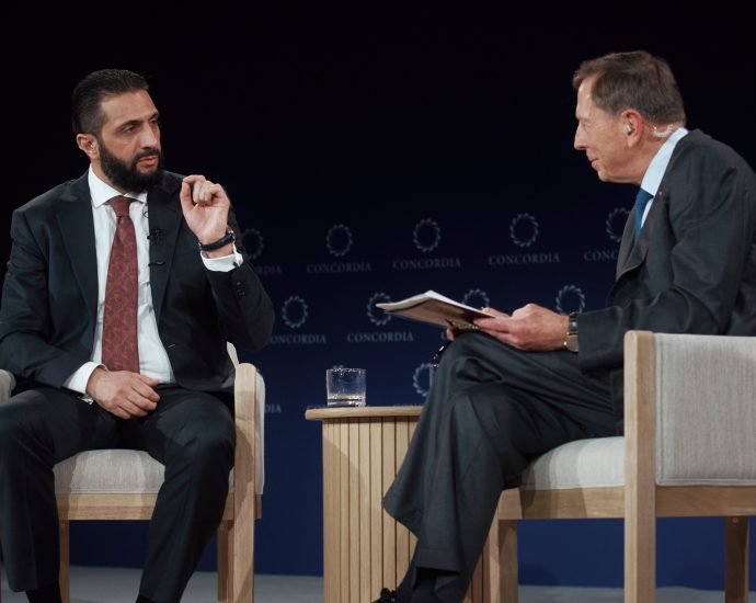 syrian-president-al-sharaa-sits-down-with-us-general-who-arrested-him