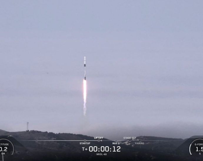SpaceX launches 11th batch of ‘proliferated architecture’ US spy satellites (video)