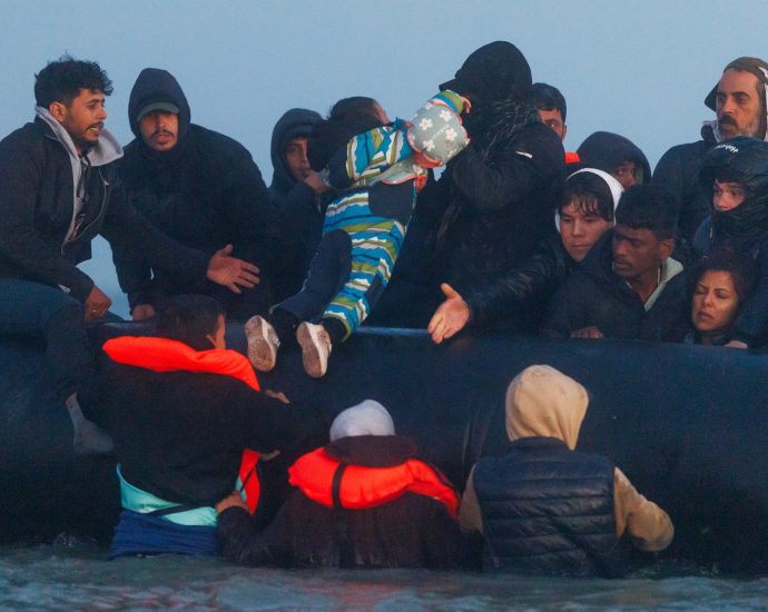 how-effective-is-uk’s-one-in-one-out-migrant-deal-with-france-so-far?